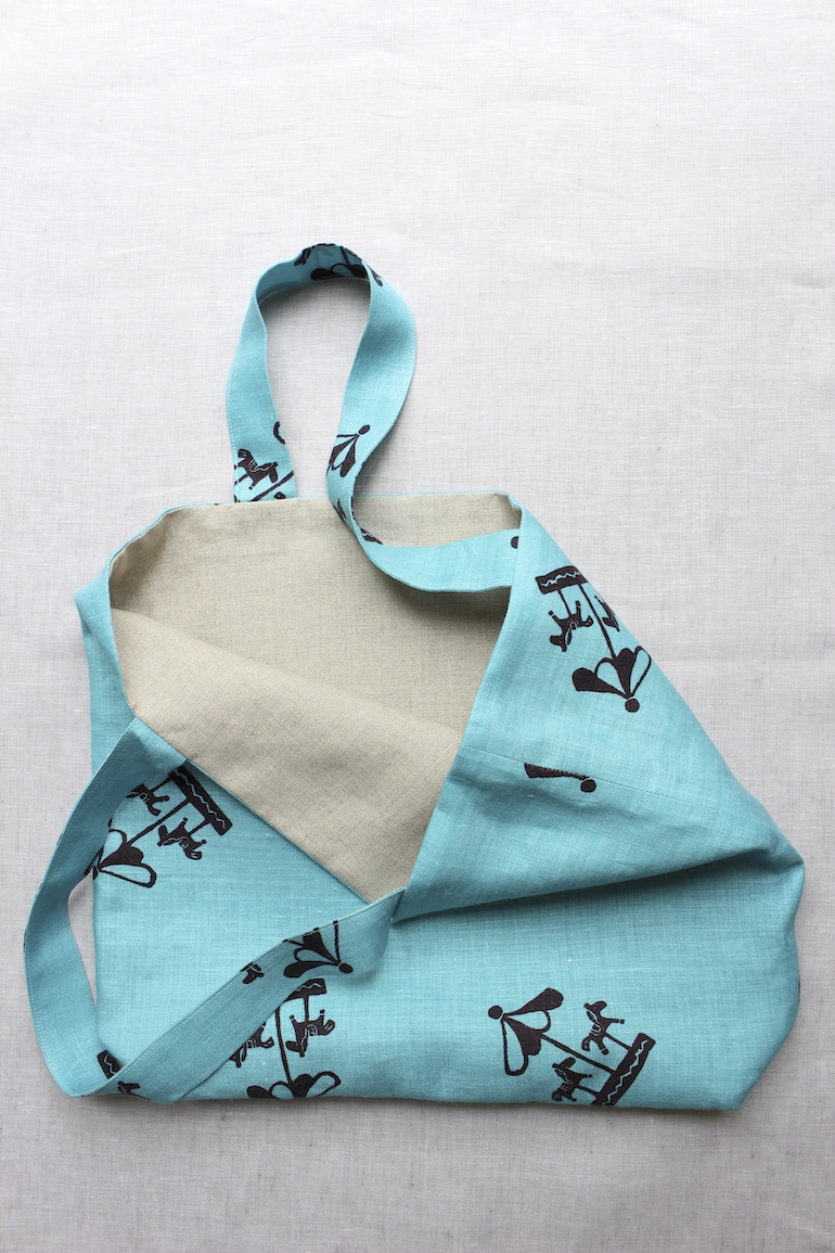 かたかけトートバック回転木馬ブルー